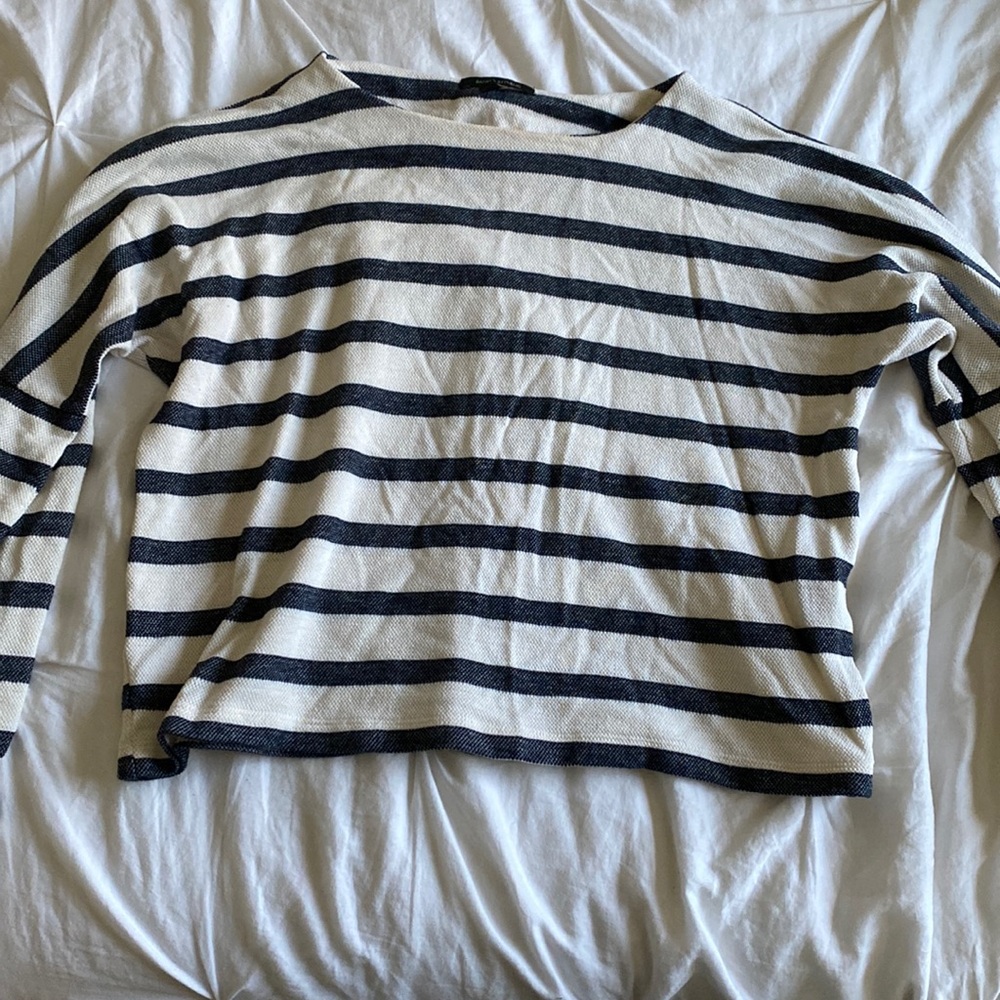 Banana republic sweater, navy blue stripes, Size medium